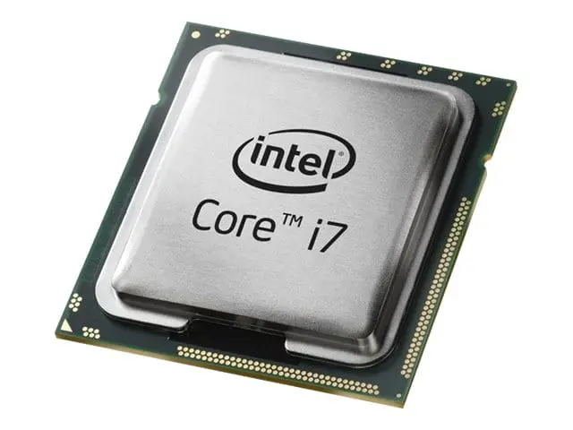 Intel Core i7 processor met zilveren oppervlak op groene printplaat, bovenaanzicht met goudkleurige contactpennen zichtbaar langs de randen