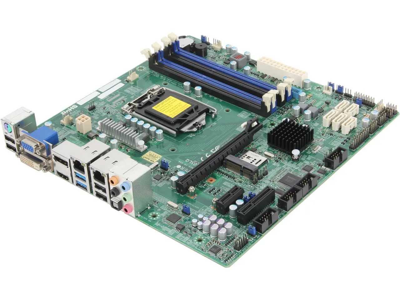Supermicro X10SLQ socket 1150 moederbord, bovenaanzicht met zichtbare CPU-socket, RAM-sloten, uitbreidingssloten en I/O-paneel