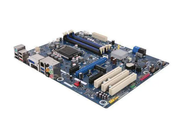 Intel DH77KC socket 1155 moederbord bovenaanzicht met zichtbare CPU-socket, RAM-slots, uitbreidingssloten en achterkantconnectoren