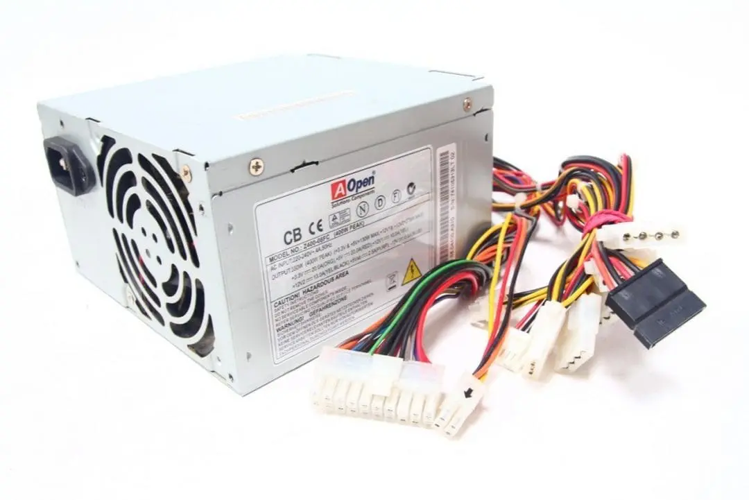 Antec EA-380D (kopie) - aanzicht achterkant met losse stroomkabels en aansluitingen
