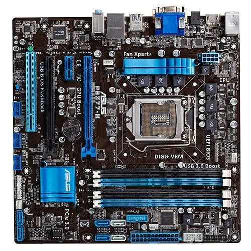 Asus P8B75-M LX socket 1155 motherboard - bovenaanzicht met geïnstalleerde componenten, blauwe RAM-slots, CPU-socket en PCI-Express-slots zichtbaar