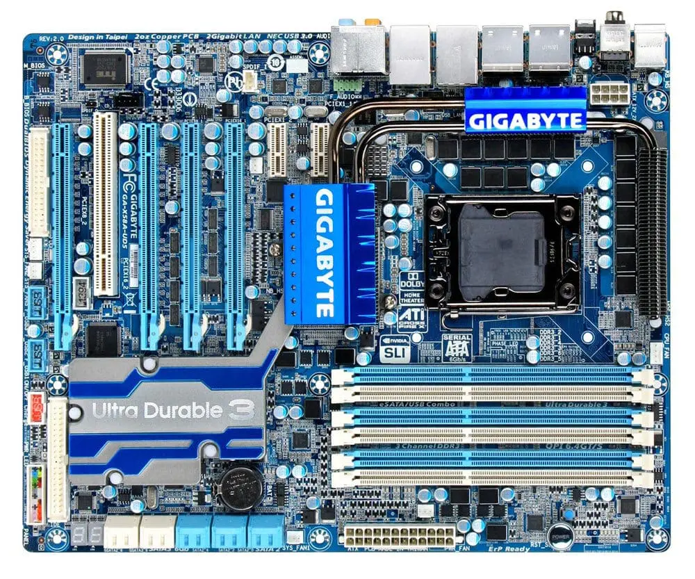 Gigabyte GA-X58A-UD5 Rev. B socket 1366 moederbord - bovenaanzicht met blauwe PCB, CPU-socket, RAM-slots, uitbreidingsslots en geïntegreerde chipset