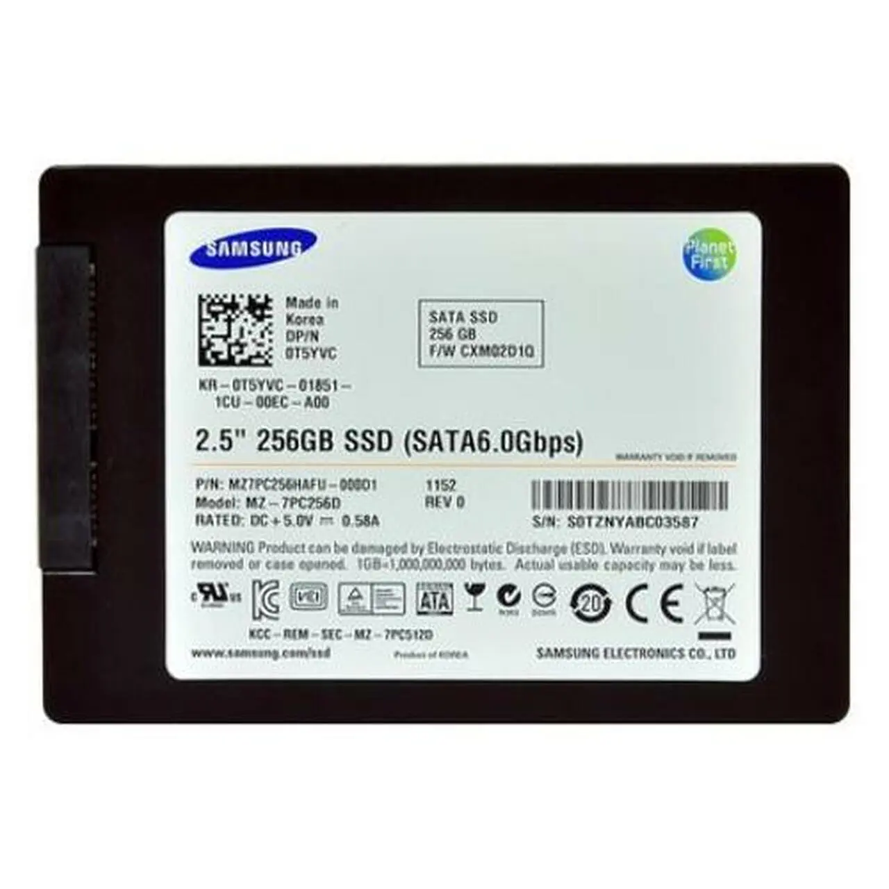 Samsung 2.5" 256GB SATA SSD MZ-7PC256D - labelzijde met specificaties en serienummer