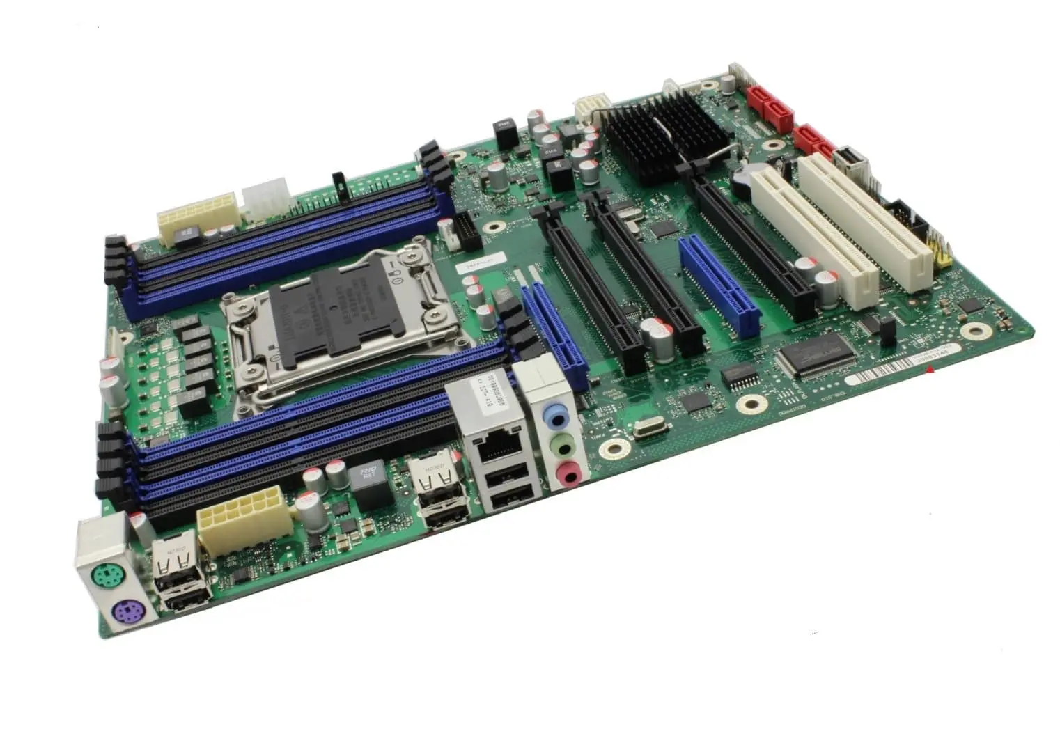 Fujitsu D3128-A14 GS3 - Kaal, bovenaanzicht met zichtbare CPU-socket, geheugenslots, uitbreidingsslots en stroombronnen