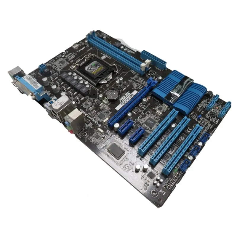 Asus P8H61/USB3 socket 1155 moederbord - bovenaanzicht met zichtbare CPU-socket, RAM-sleuven, blauwe PCI-Express-sleuven en voedingsconnectoren