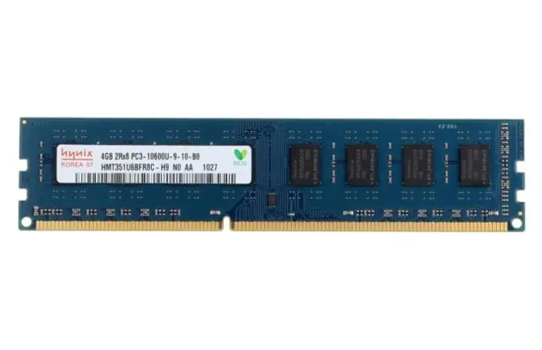 Hynix 4GB DDR3 1333Mhz - HMT351U6CFR8C-H9, bovenaanzicht met zichtbaar etiket en geheugenmodules