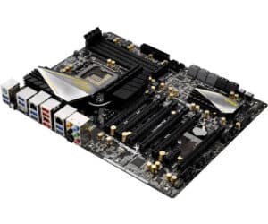 Asrock Z77 WS Moederbord bovenaanzicht met CPU-socket, RAM-slots, uitbreidingssloten en aansluitingen